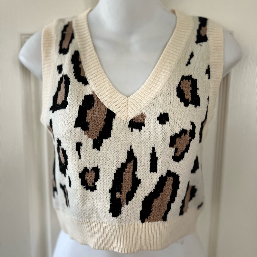 Debut Cream and Brown Leopard Print V-Neck Sweater
